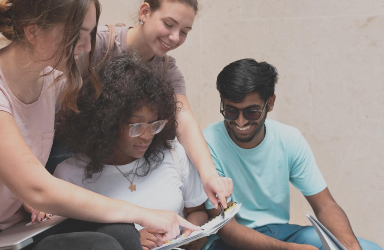 Teamarbeit bei strategischen Finanzplanungen