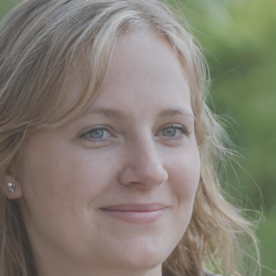 Portraitfoto von Leonie Neubauer